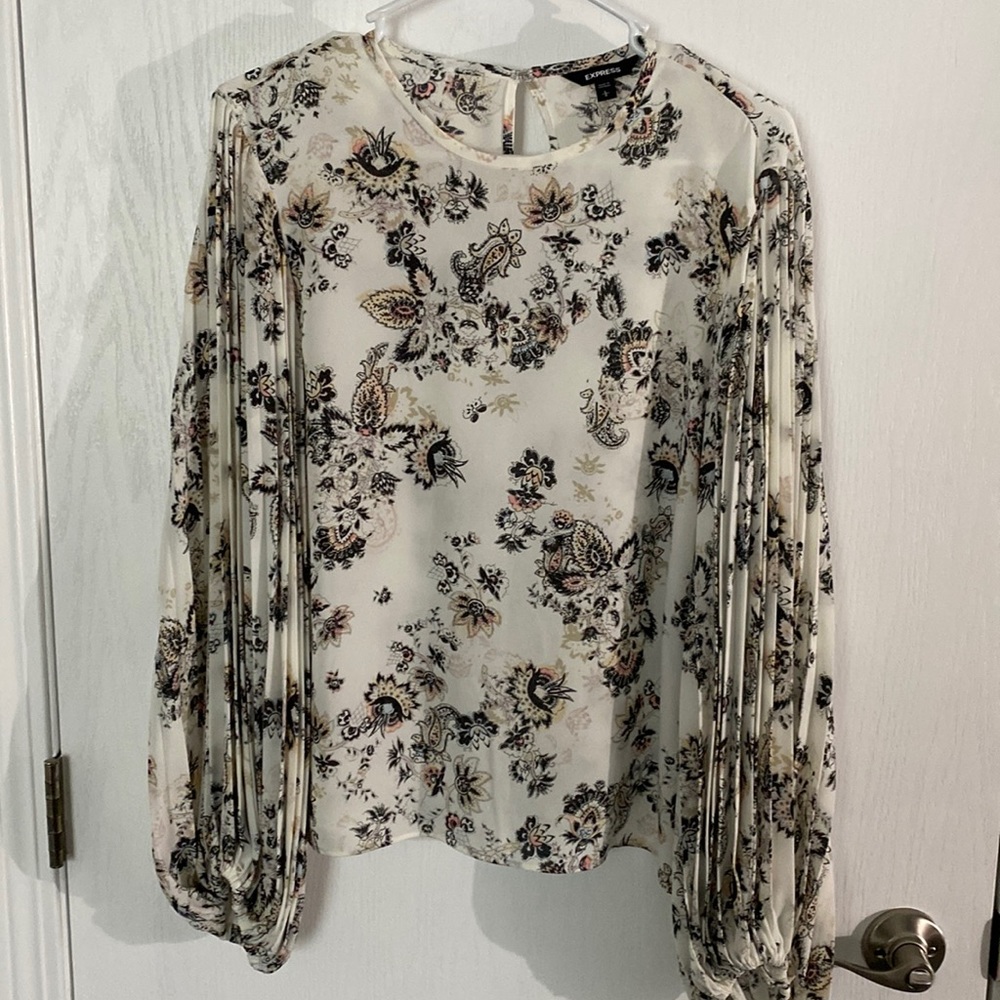 Express Large pleated balloon arm floral Blouse